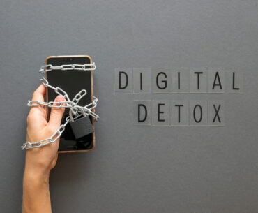 Digital Detox: Managing Screen Time for Mental Well-being