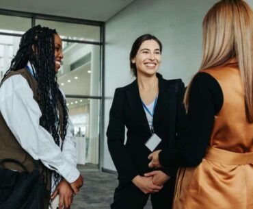 5-MINUTE BEAUTY HACKS FOR BUSY WOMEN