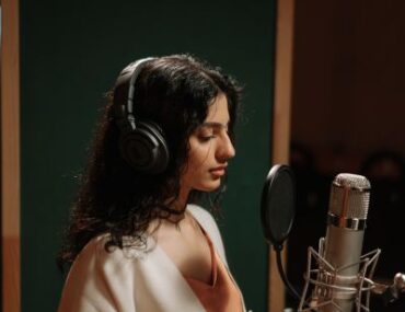 underrated female artist